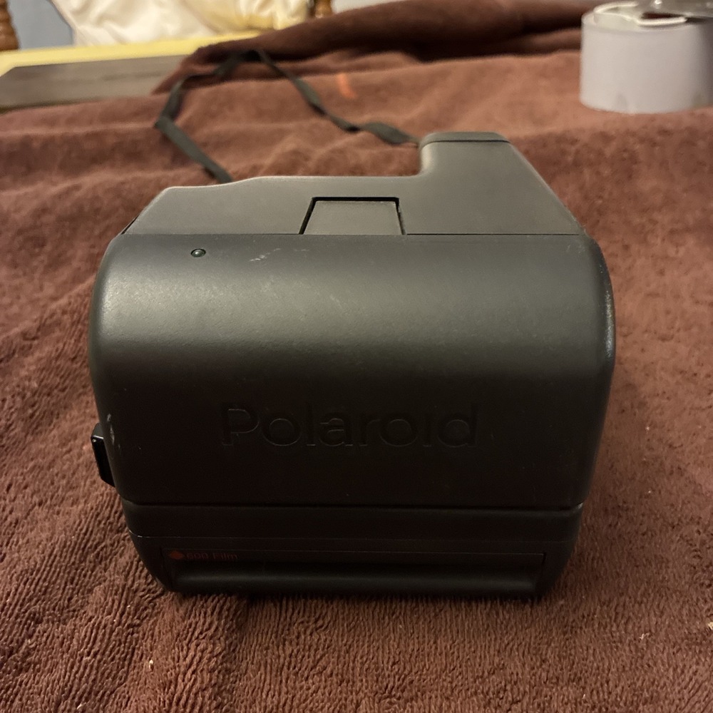 Vintage Polaroid 600 film One step close up w/ strap This Is Untested Was Workin